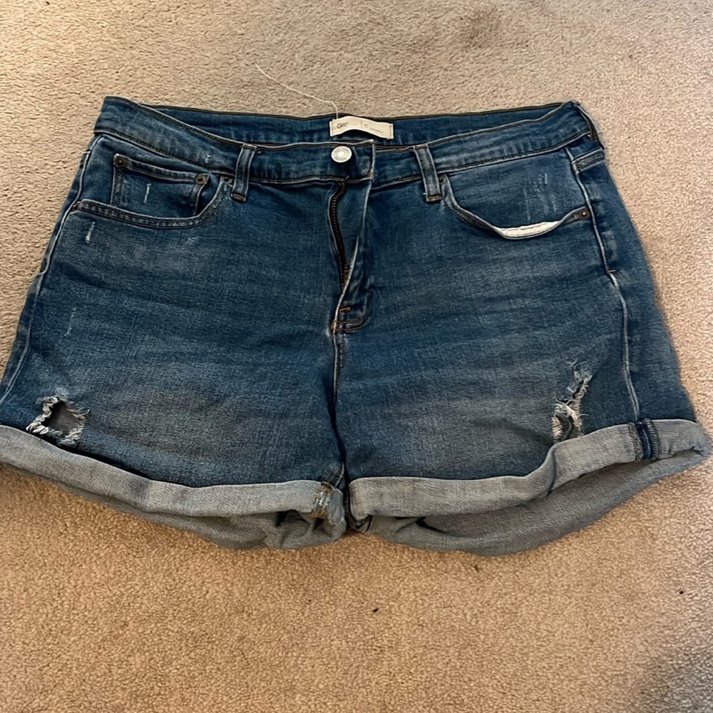 Gap shorts